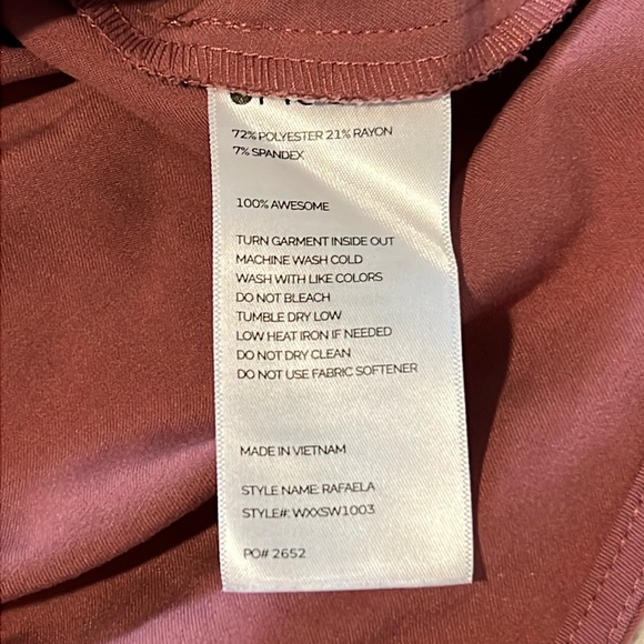 FIGS Women’s Rafaela Oversized Scrub Top Size L - Mauve - Picture 4 of 5